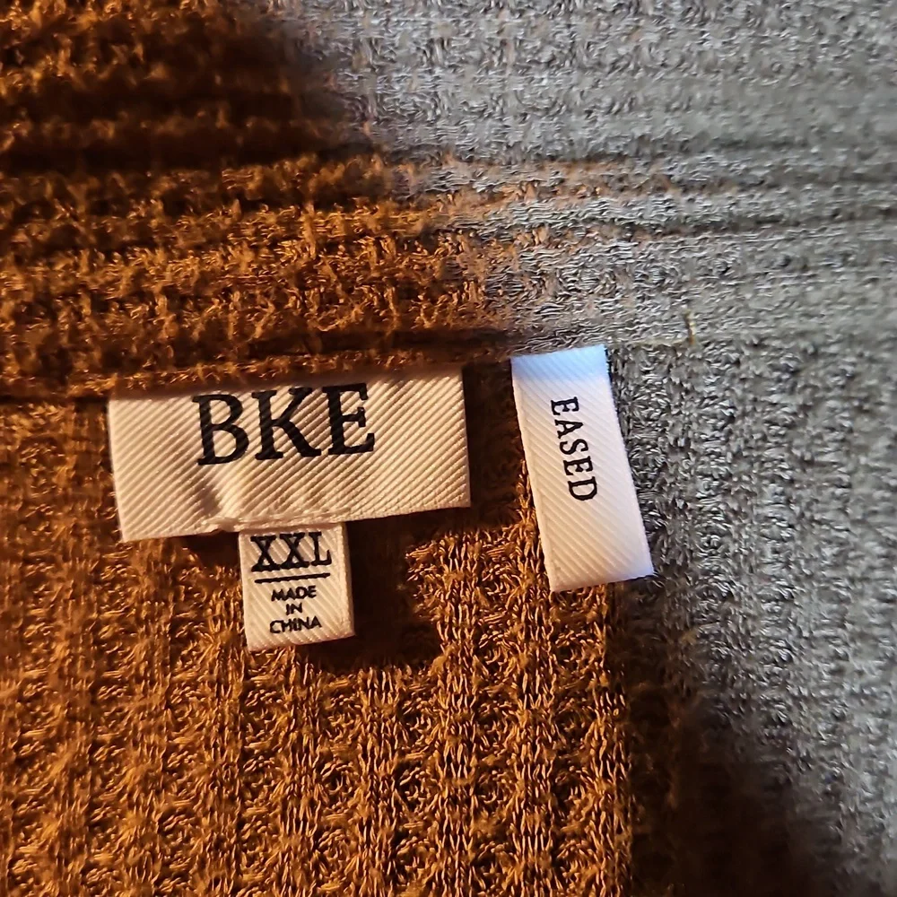 BKE Women’s Soft Knit Button-Front Sweater Cardigan - Camel Brown Size XXL - Picture 4 of 4